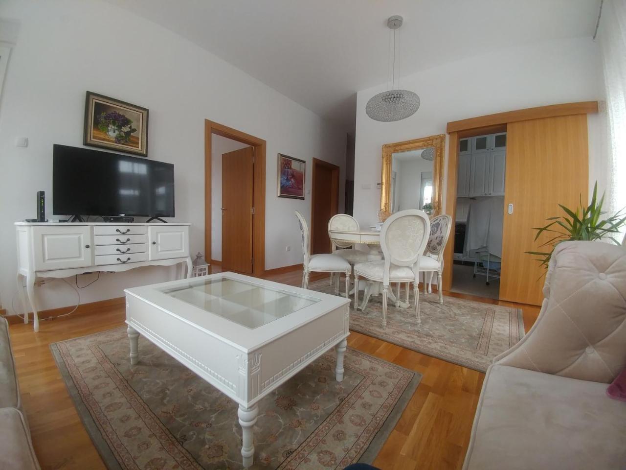 Jc10 Apartment 3 Bedroom, Free Parking, 73Sqm Novi Sad Ngoại thất bức ảnh